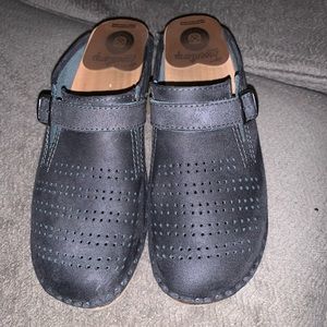 Troentorp Grey Suede Clogs low heel size 39